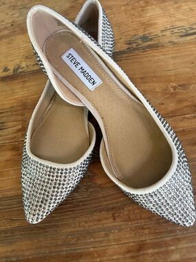 Steve Madden  Evelina Silver Crystal Pointed Flats adorned with Rhinestones. GUC
